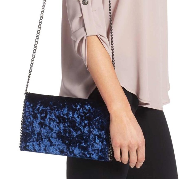 LAST1! Nordstrom blue velvet/chain clutch NWT - Picture 3 of 6
